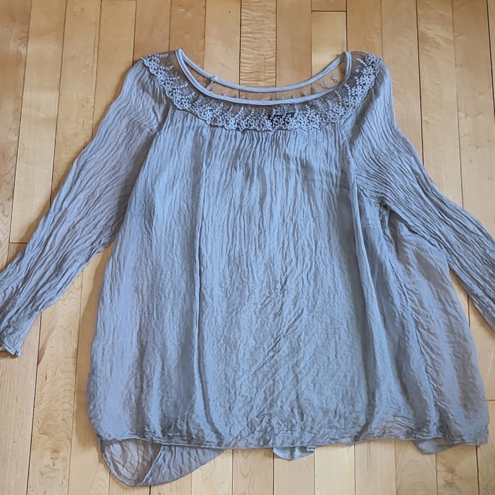 100% silk Carla Conti blouse.  Made in Italy.